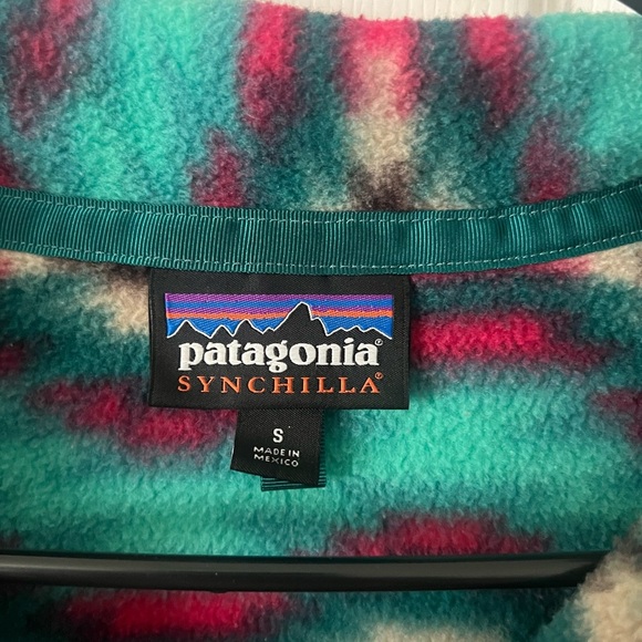 Patagonia Women’s Synchilla Aztec Multicolor Fleece Pullover - Picture 2 of 3